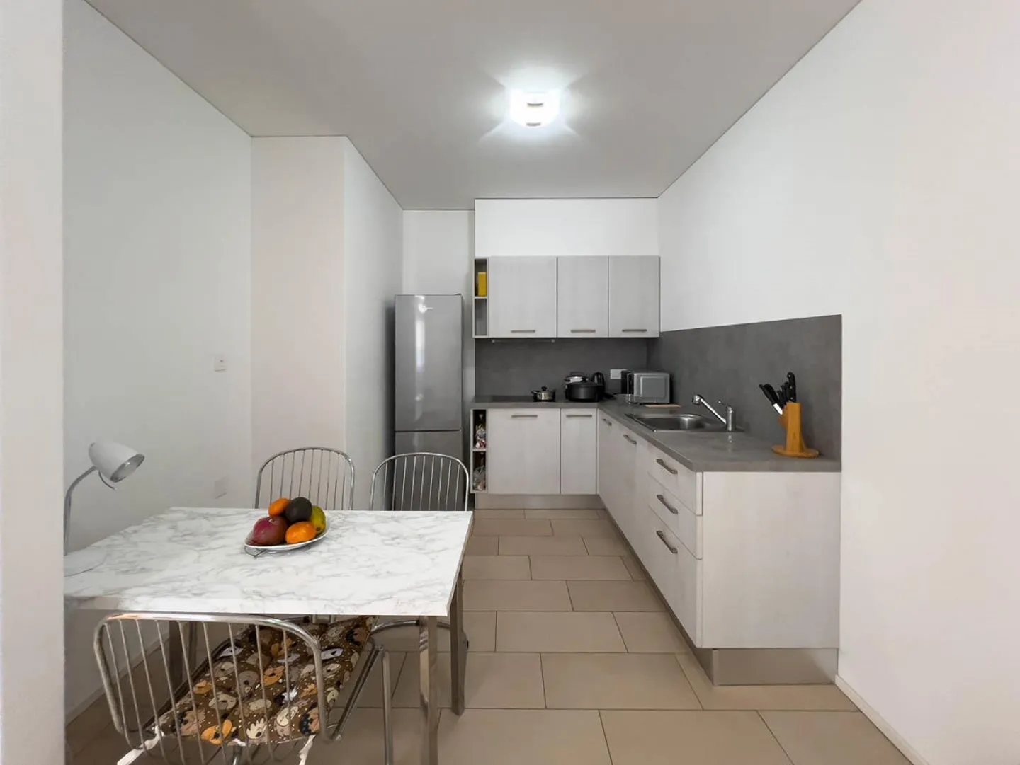 Modern 3.5 room apartment in Lugano in an elegant building - Photo 4 of 8