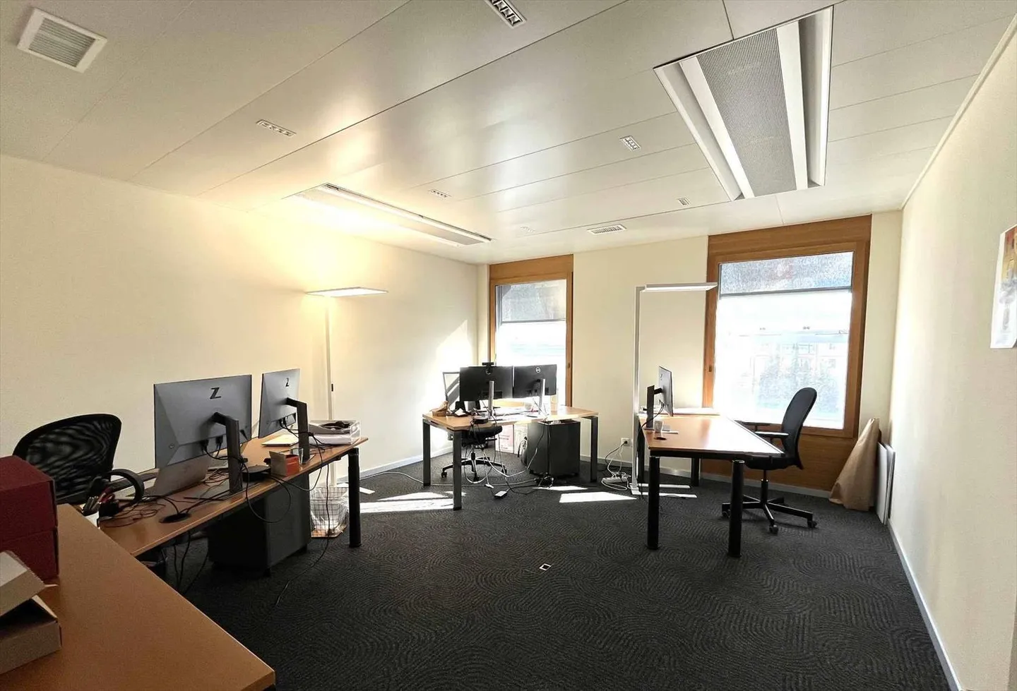 Bright offices of 173 m² in the heart of the city - High-end building - Photo 3 of 8