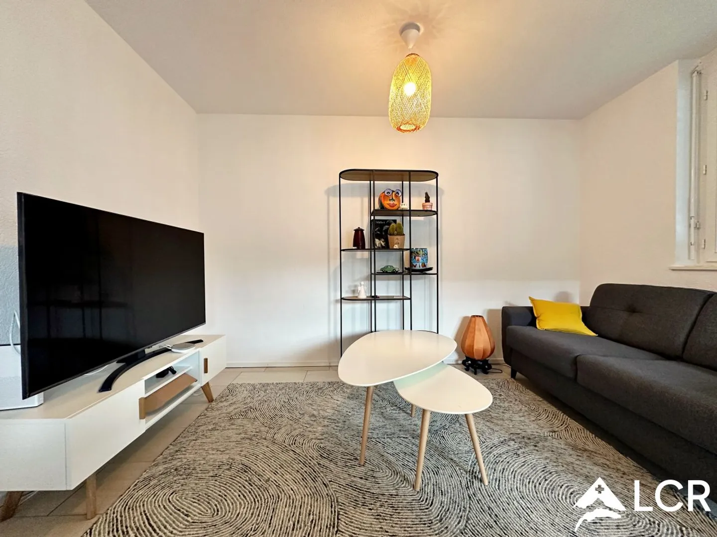 Beau studio meublé - terrasse - 100m de la gare - Photo 1 sur 5