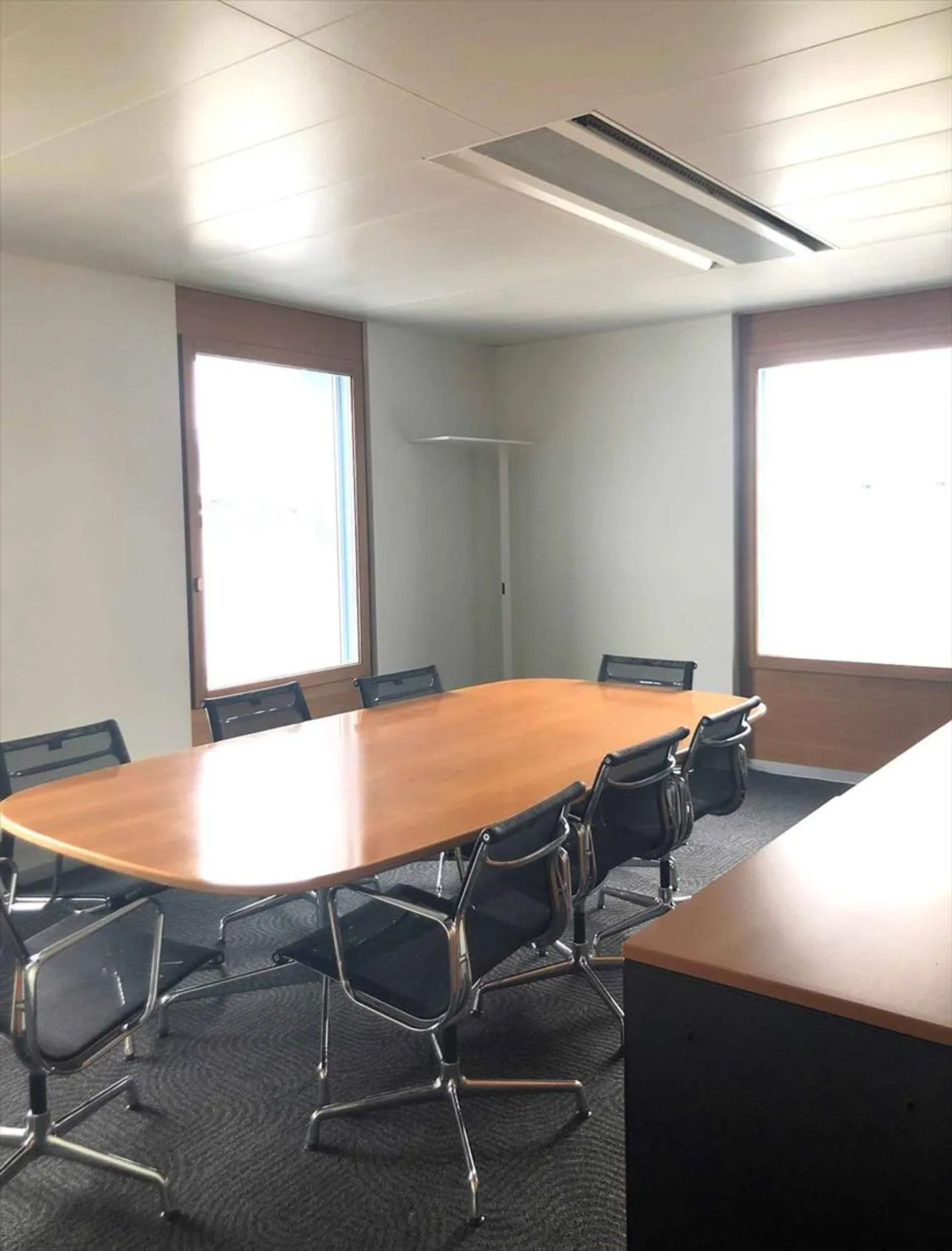 Bright offices of 173 m² in the heart of the city - High-end building - Photo 4 of 8