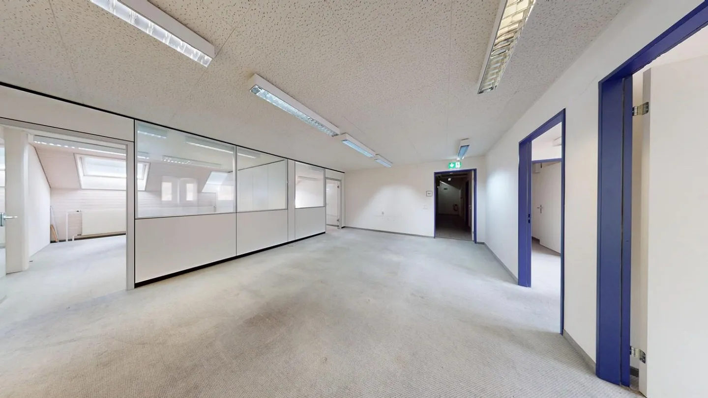 Spacious office space with 7 developed offices in Winterthur - Photo 5 of 7