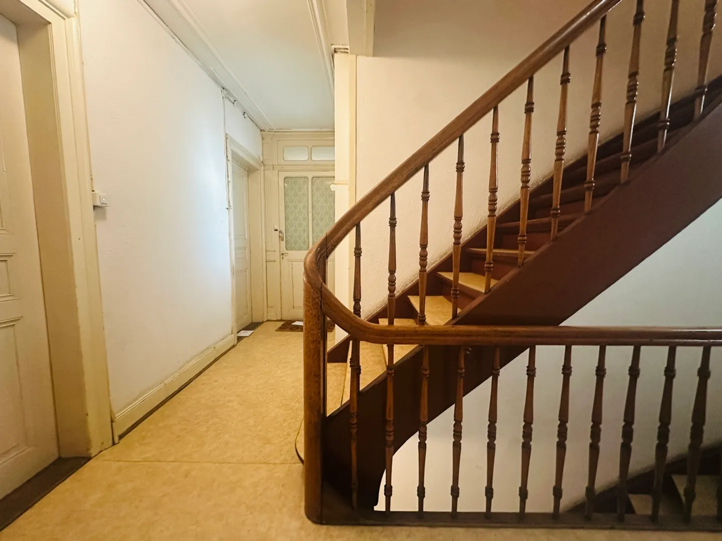 Great, well-preserved multi-family house in a perfect location - Photo 5 of 22