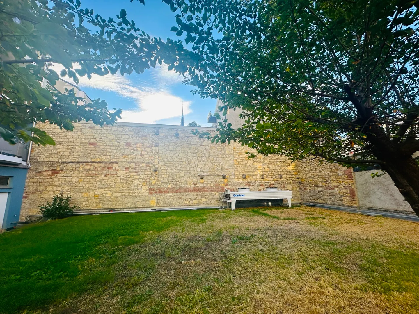 Great, well-preserved multi-family house in a perfect location - Photo 13 of 22