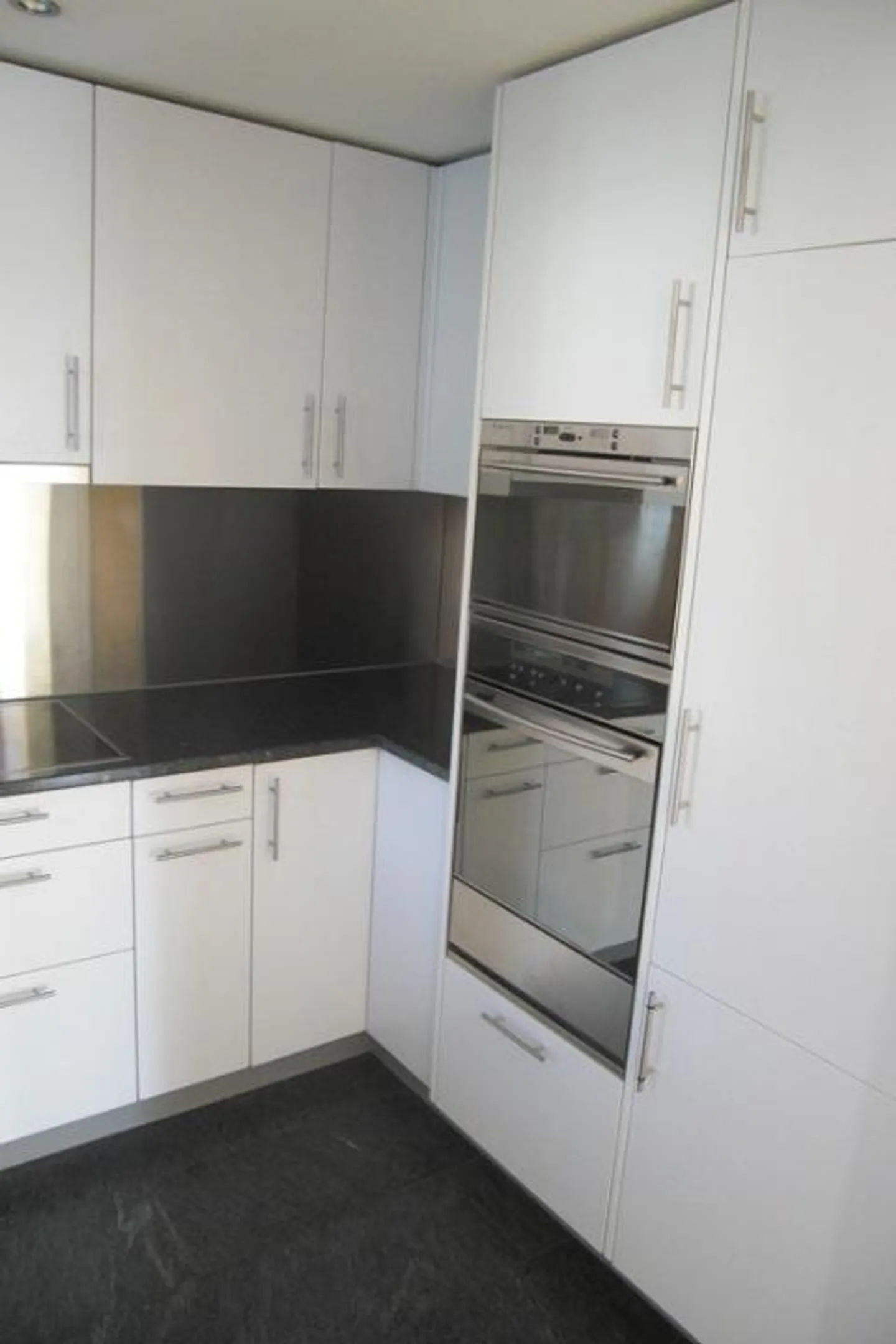 Spacious Apartment in Old Town - Photo 2 of 9