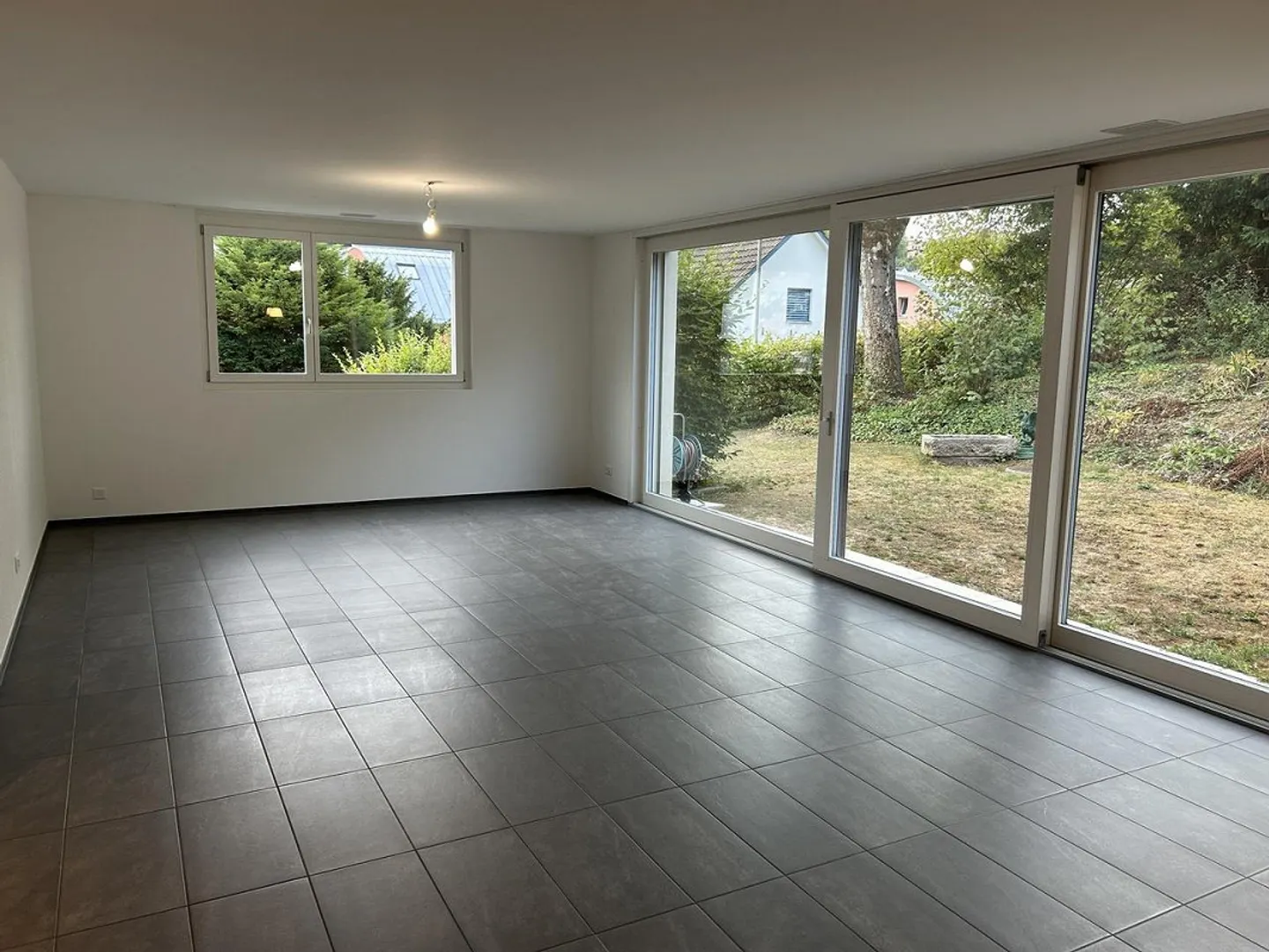 Exclusive Garden Apartment in Central Location - Photo 5 of 10