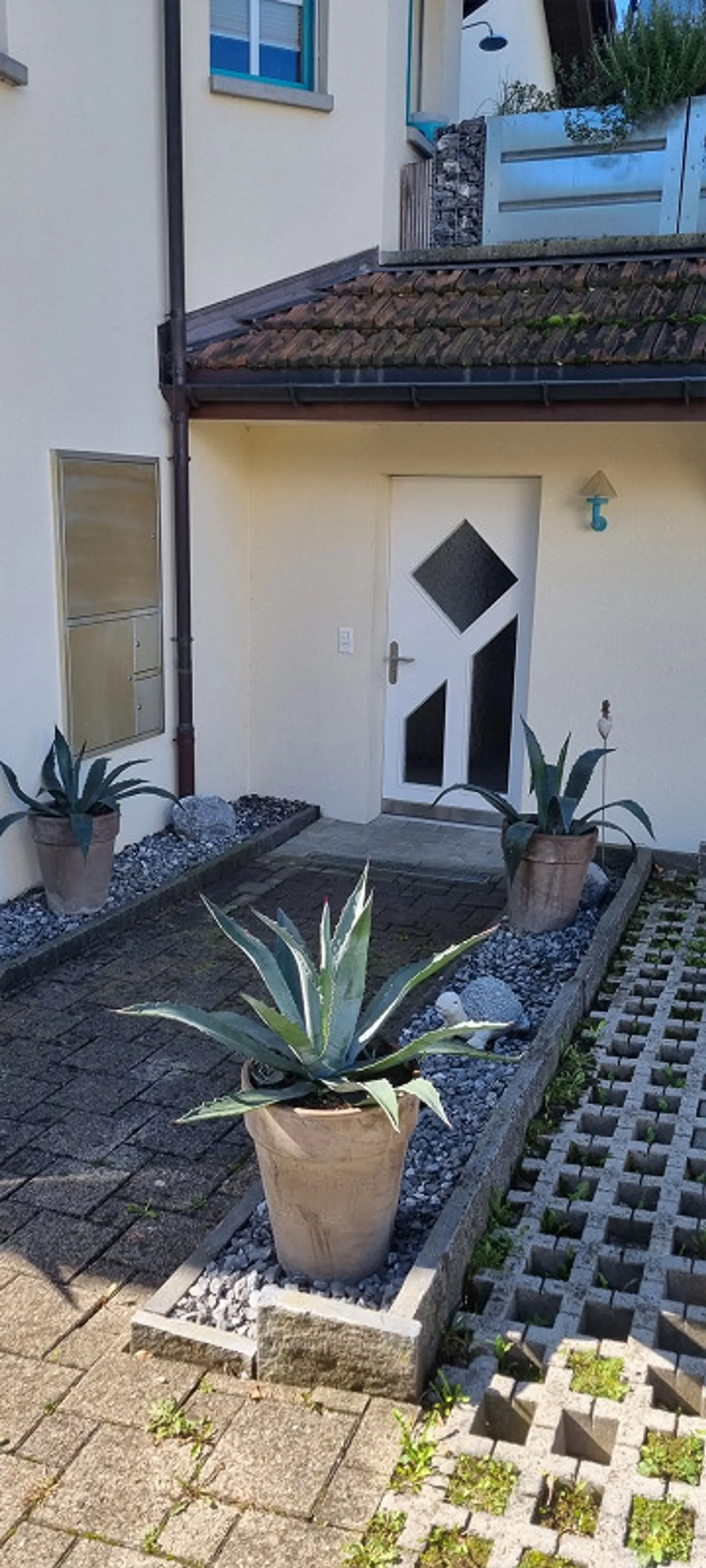 2,5 Zimmer Einliegerwohnung mit eigenem Eingang und Garten - Foto 1 di 14