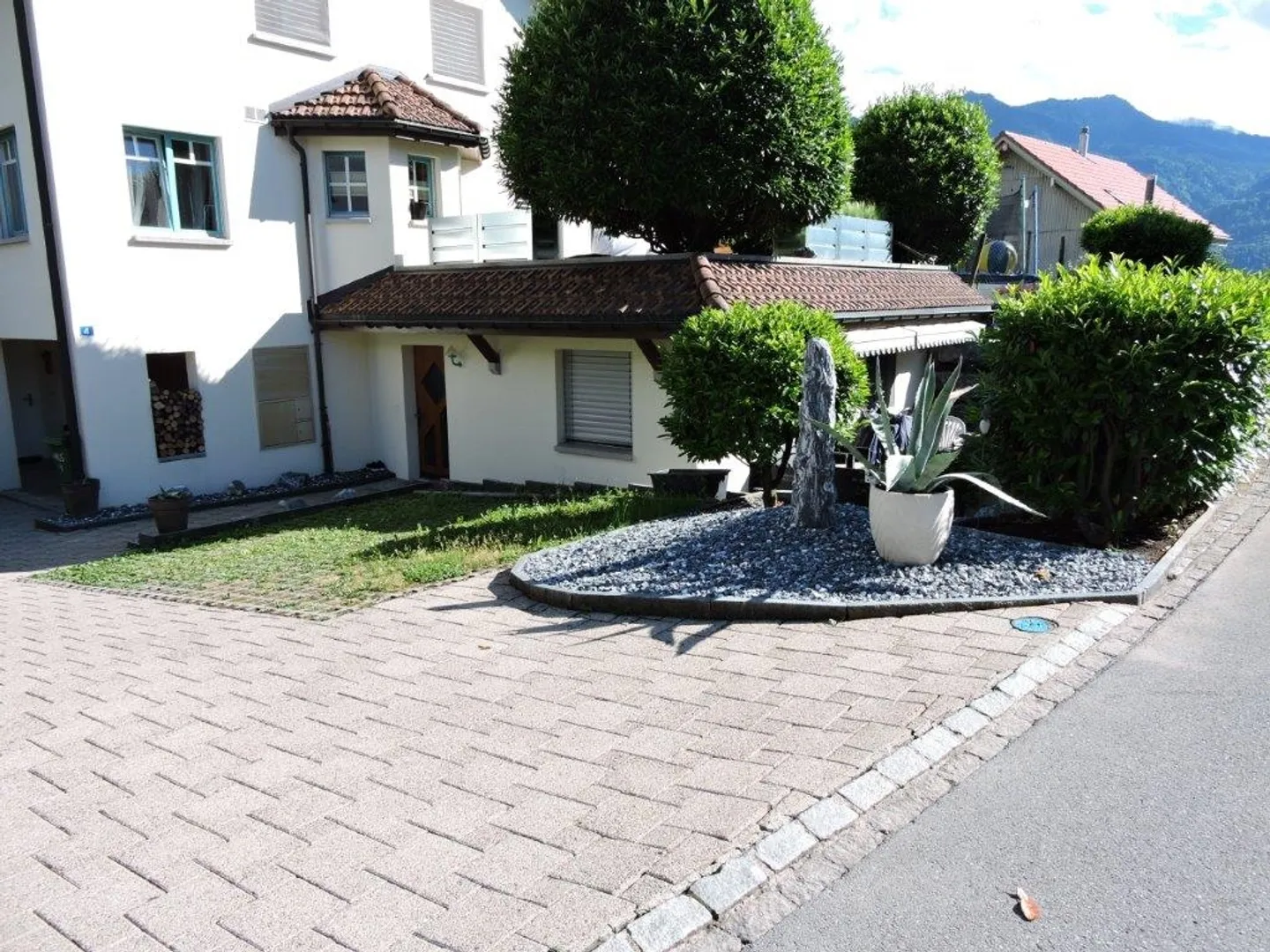 2,5 Zimmer Einliegerwohnung mit eigenem Eingang und Garten - Foto 2 di 14