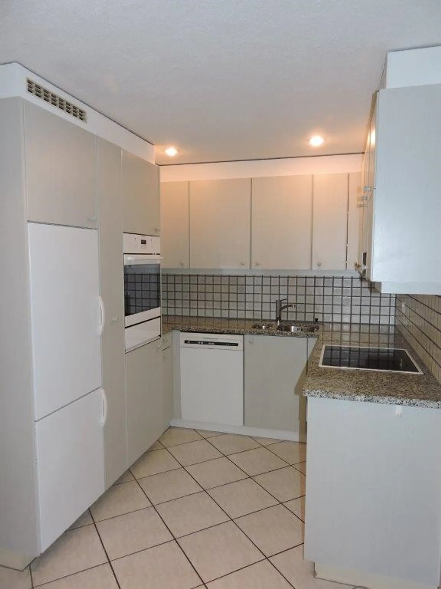 2,5 Zimmer Einliegerwohnung mit eigenem Eingang und Garten - Foto 4 di 14