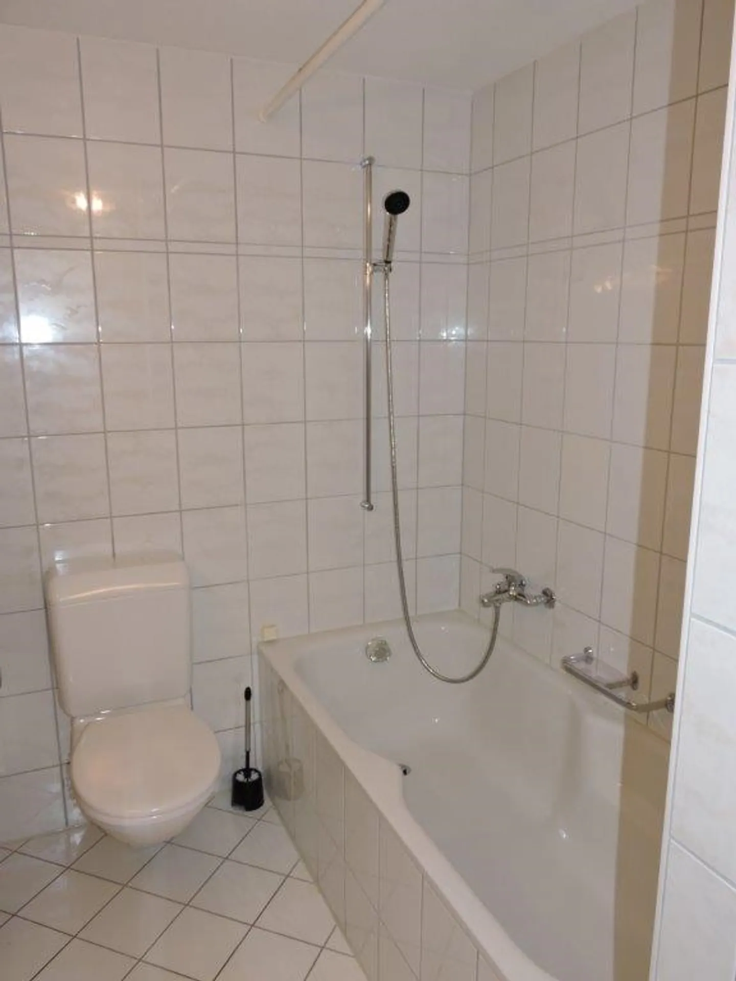 2,5 Zimmer Einliegerwohnung mit eigenem Eingang und Garten - Foto 6 di 14