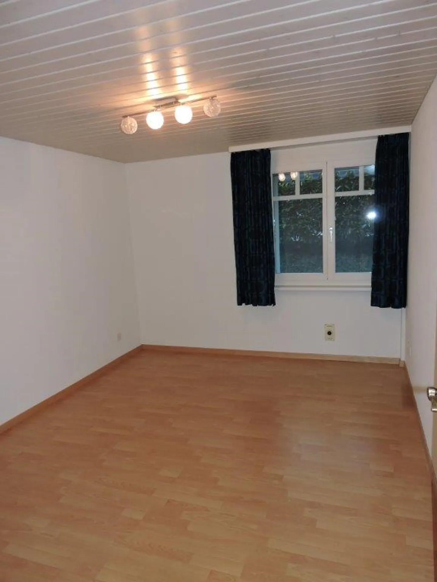2,5 Zimmer Einliegerwohnung mit eigenem Eingang und Garten - Foto 9 di 14
