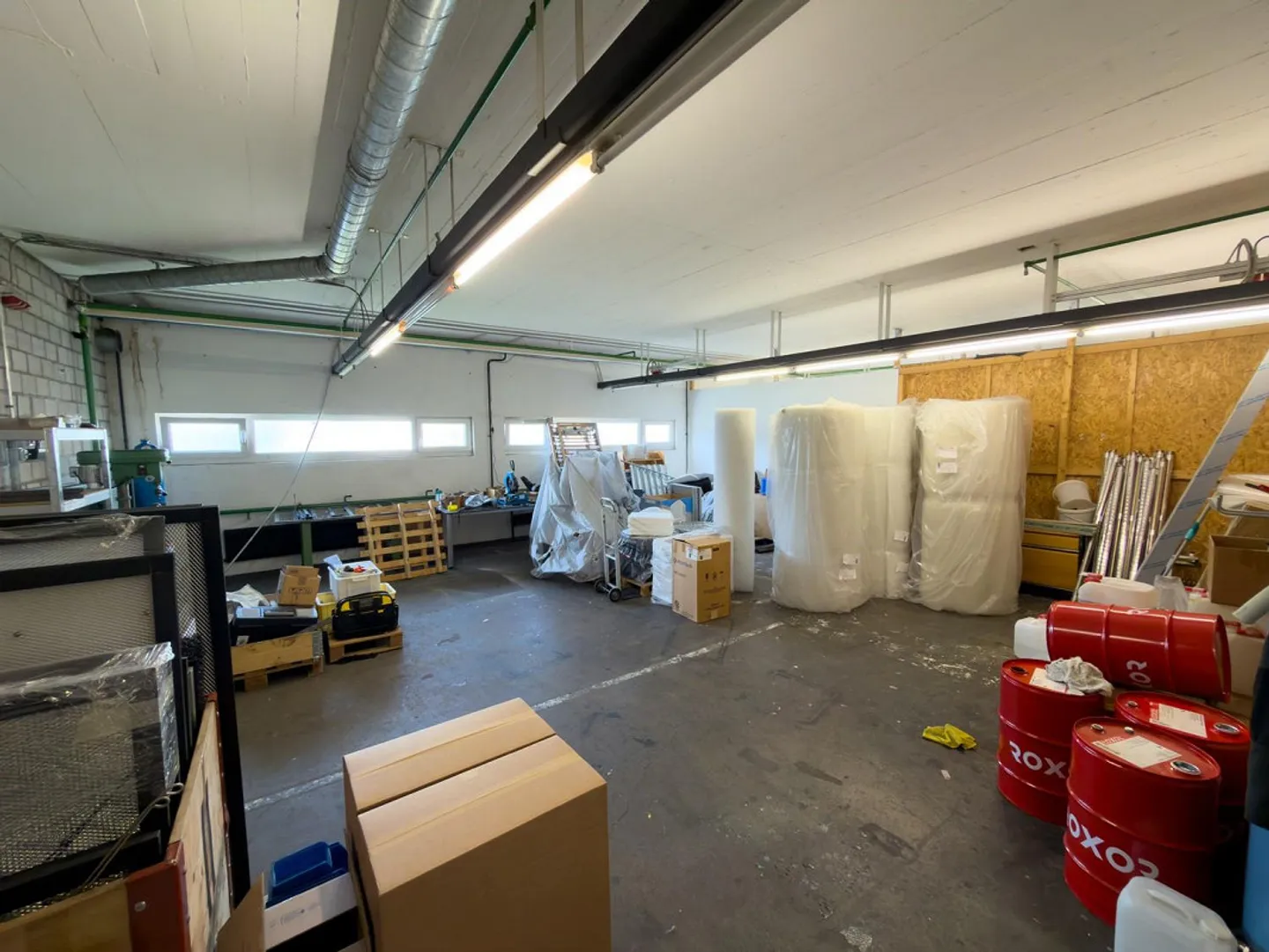 Espace commercial situé au centre pour les entreprises de stockage ou de production ! - Photo 3 sur 7