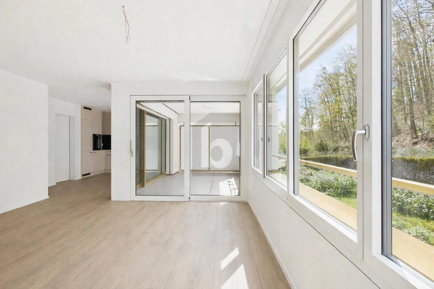 Stilvolle Wohnung mit zwei Balkonen - Foto 1 von 6