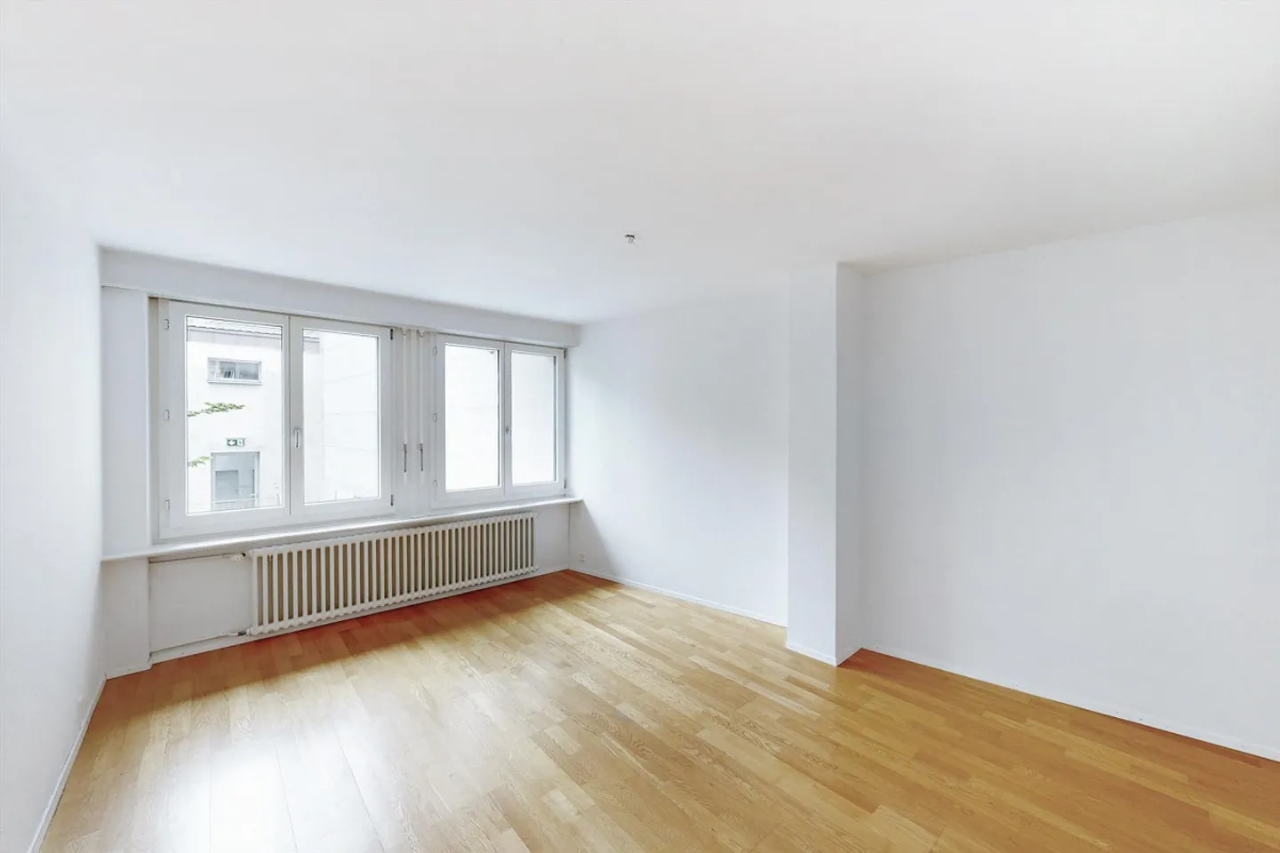 Spacious Apartment in Old Town - Photo 3 of 9