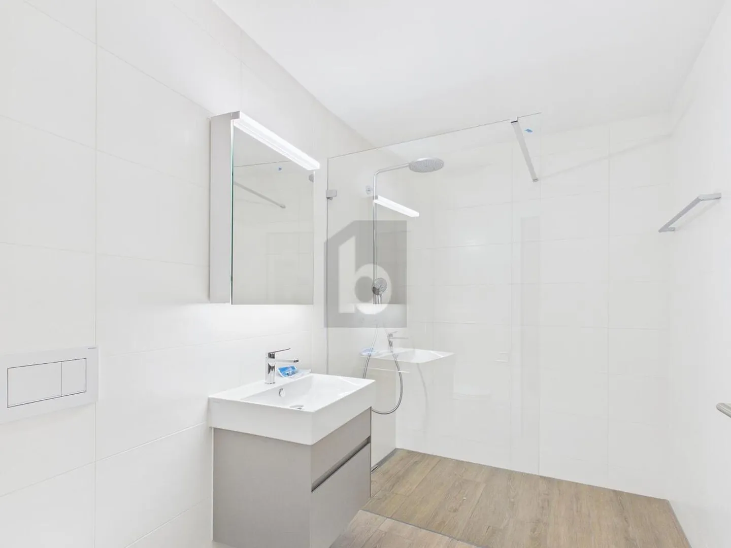 Stilvolle Wohnung mit zwei Balkonen - Foto 4 von 6