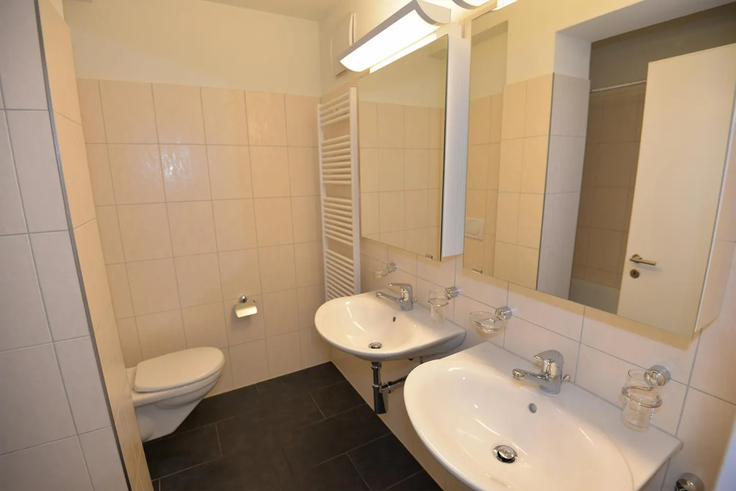 Spacious Apartment in Old Town - Photo 7 of 9