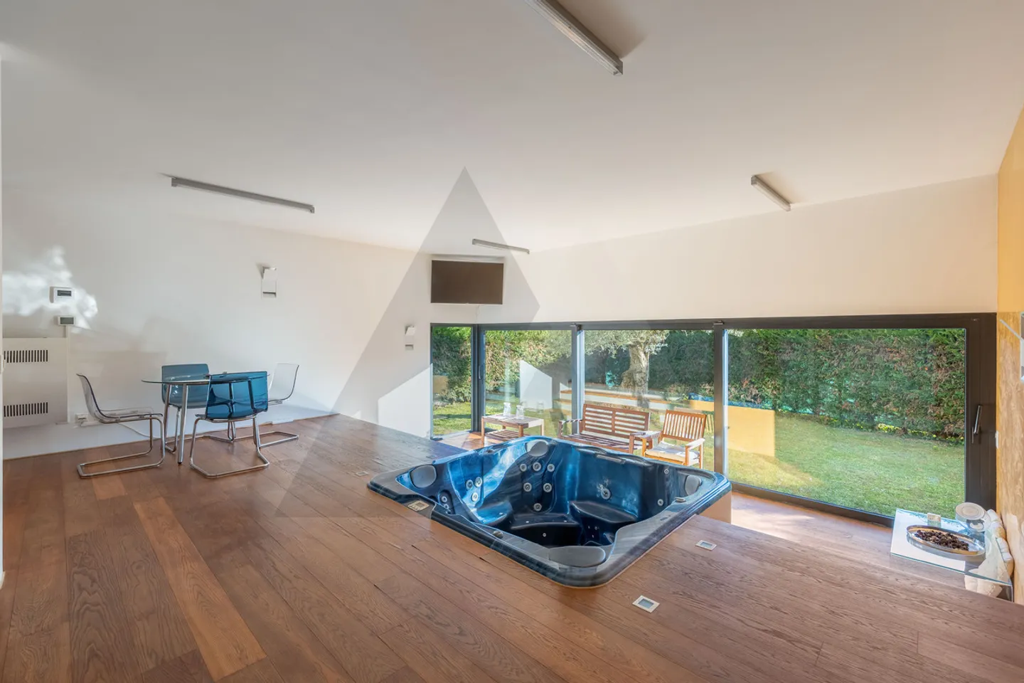 DESIGN-VILLA IN EINER SONNIGEN LAGE IN SAN PIETRO - Foto 6 von 14