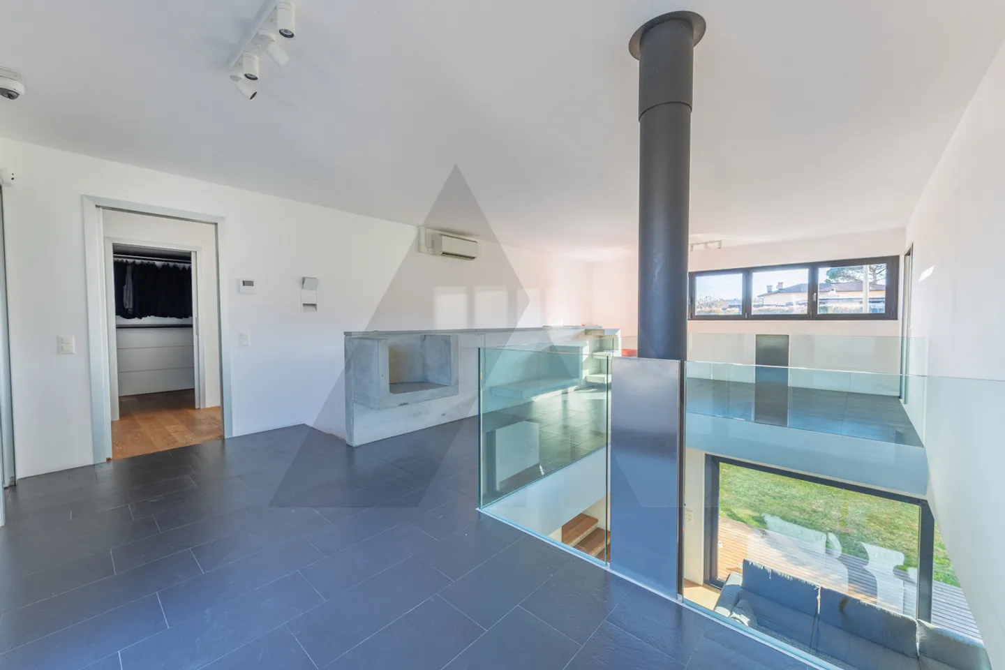 DESIGN-VILLA IN EINER SONNIGEN LAGE IN SAN PIETRO - Foto 9 von 14