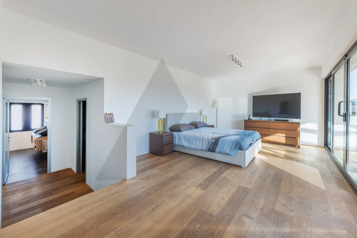 DESIGN-VILLA IN EINER SONNIGEN LAGE IN SAN PIETRO - Foto 10 von 14