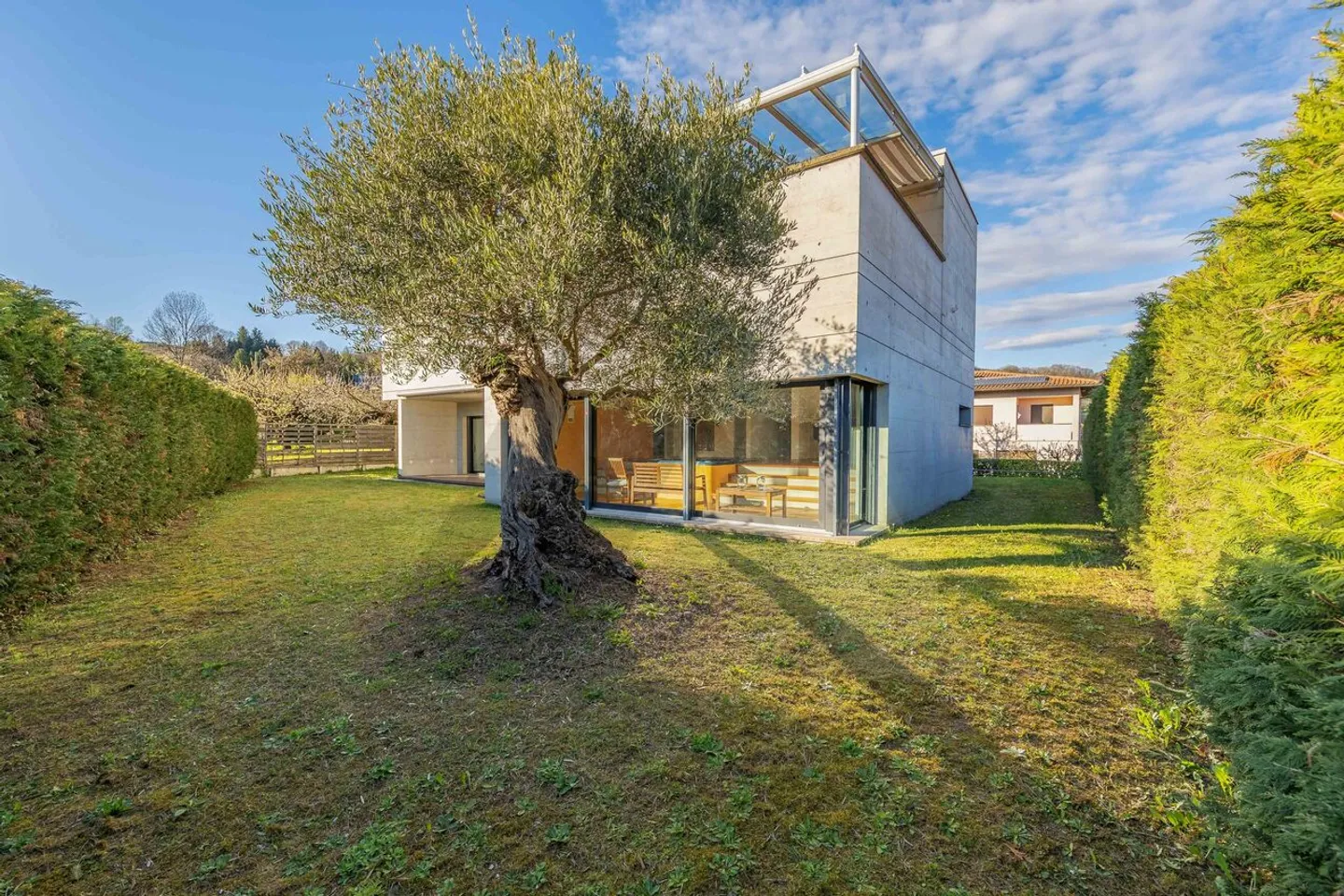 DESIGN-VILLA IN EINER SONNIGEN LAGE IN SAN PIETRO - Foto 13 von 14