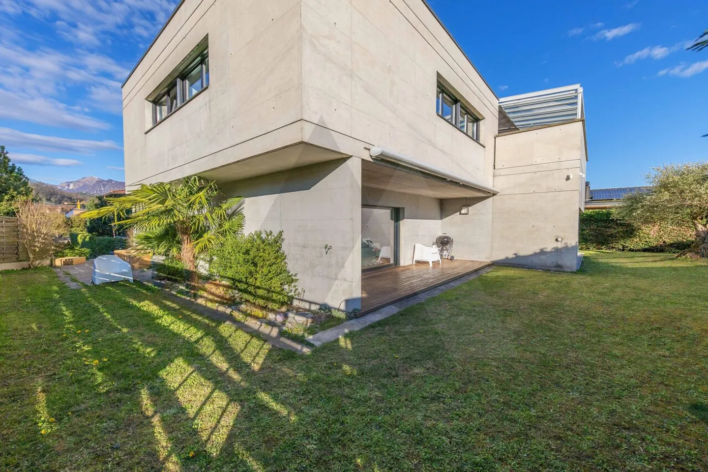 DESIGN-VILLA IN EINER SONNIGEN LAGE IN SAN PIETRO - Foto 14 von 14