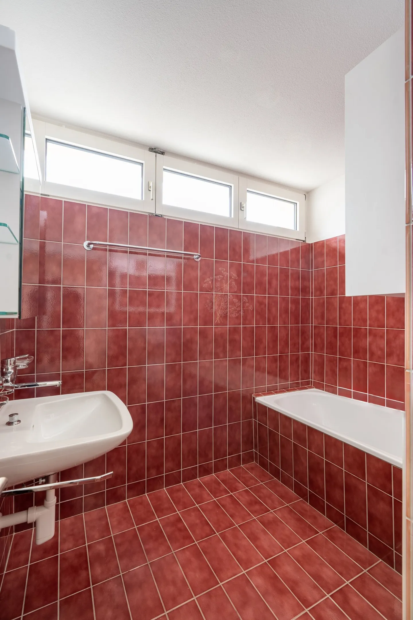 Spaziosa casa familiare a schiera di 5,5 stanze con giardino e molto comfort abitativo - Foto 7 di 12