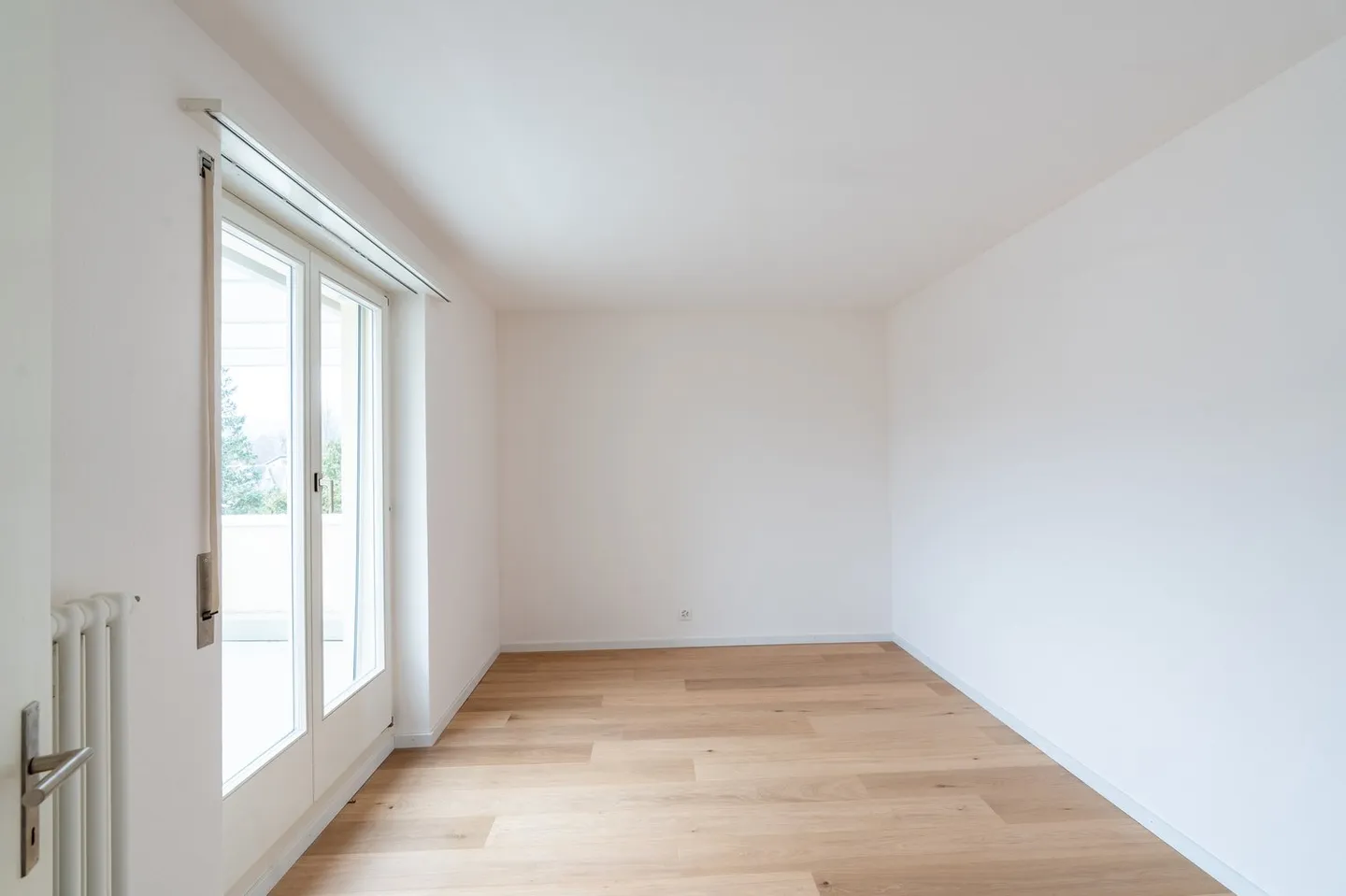 Spaziosa casa familiare a schiera di 5,5 stanze con giardino e molto comfort abitativo - Foto 9 di 12