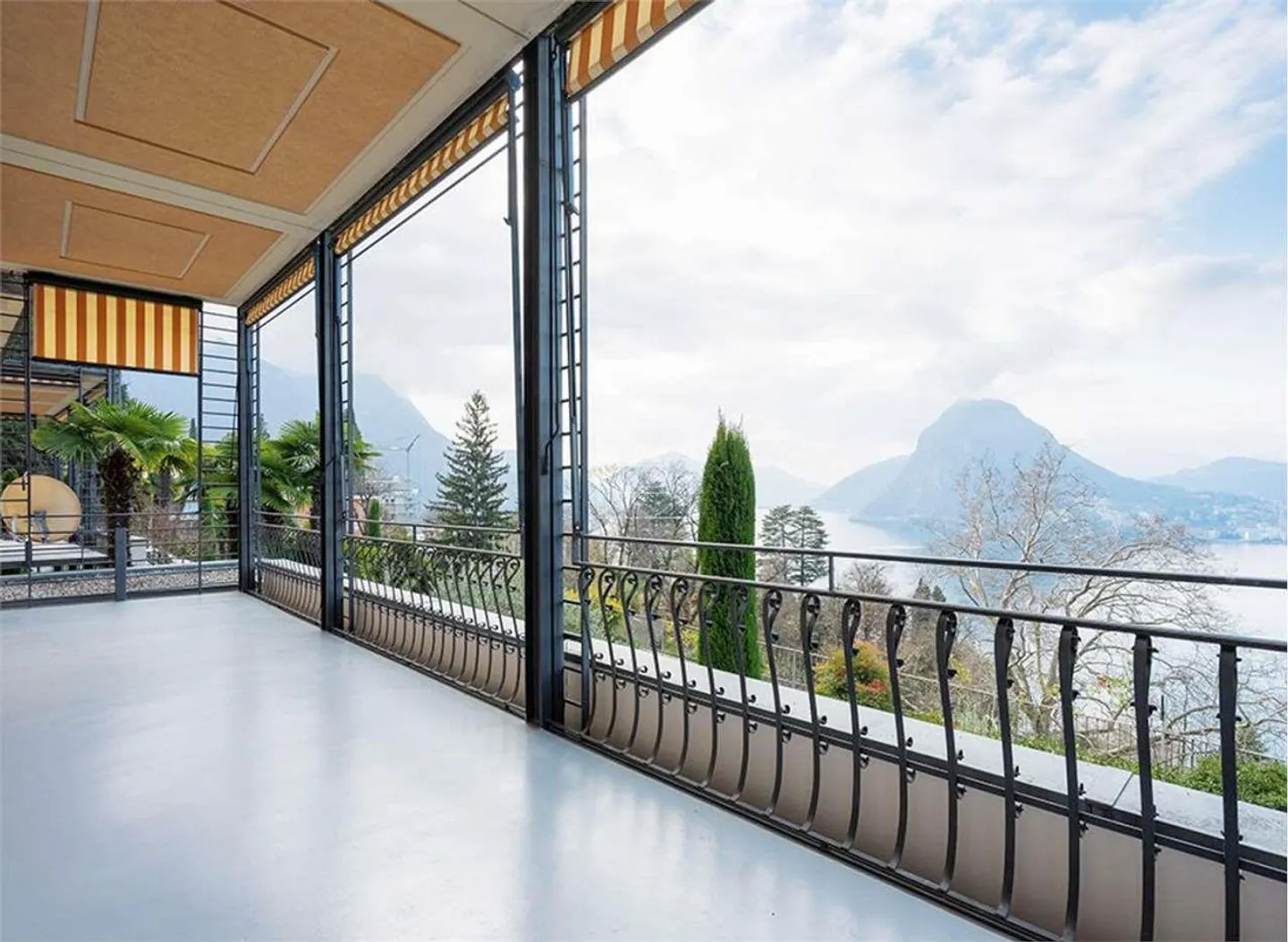 Appartamento 6,5 locali con bellissima vista lago - Photo 1 sur 13