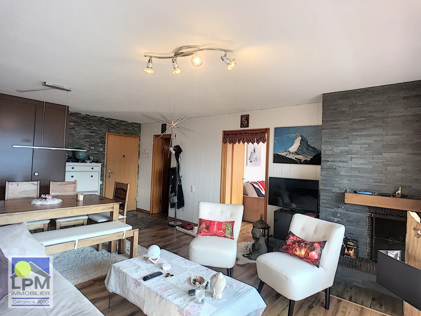 Renovated apartment with unobstructed view of the Alps, south facing - Photo 3 of 7