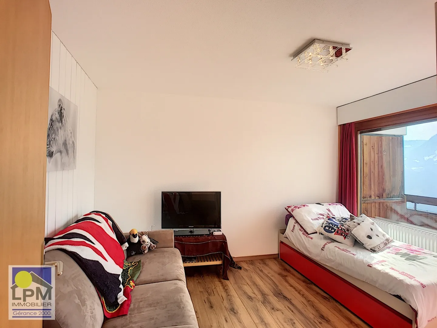 Renovated apartment with unobstructed view of the Alps, south facing - Photo 5 of 7