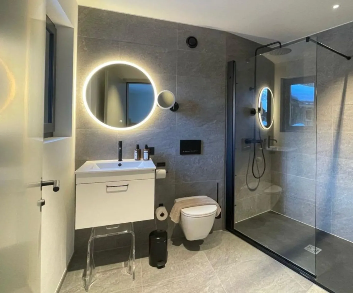 Luxury Hotel Residence Apartment - Photo 8 of 12