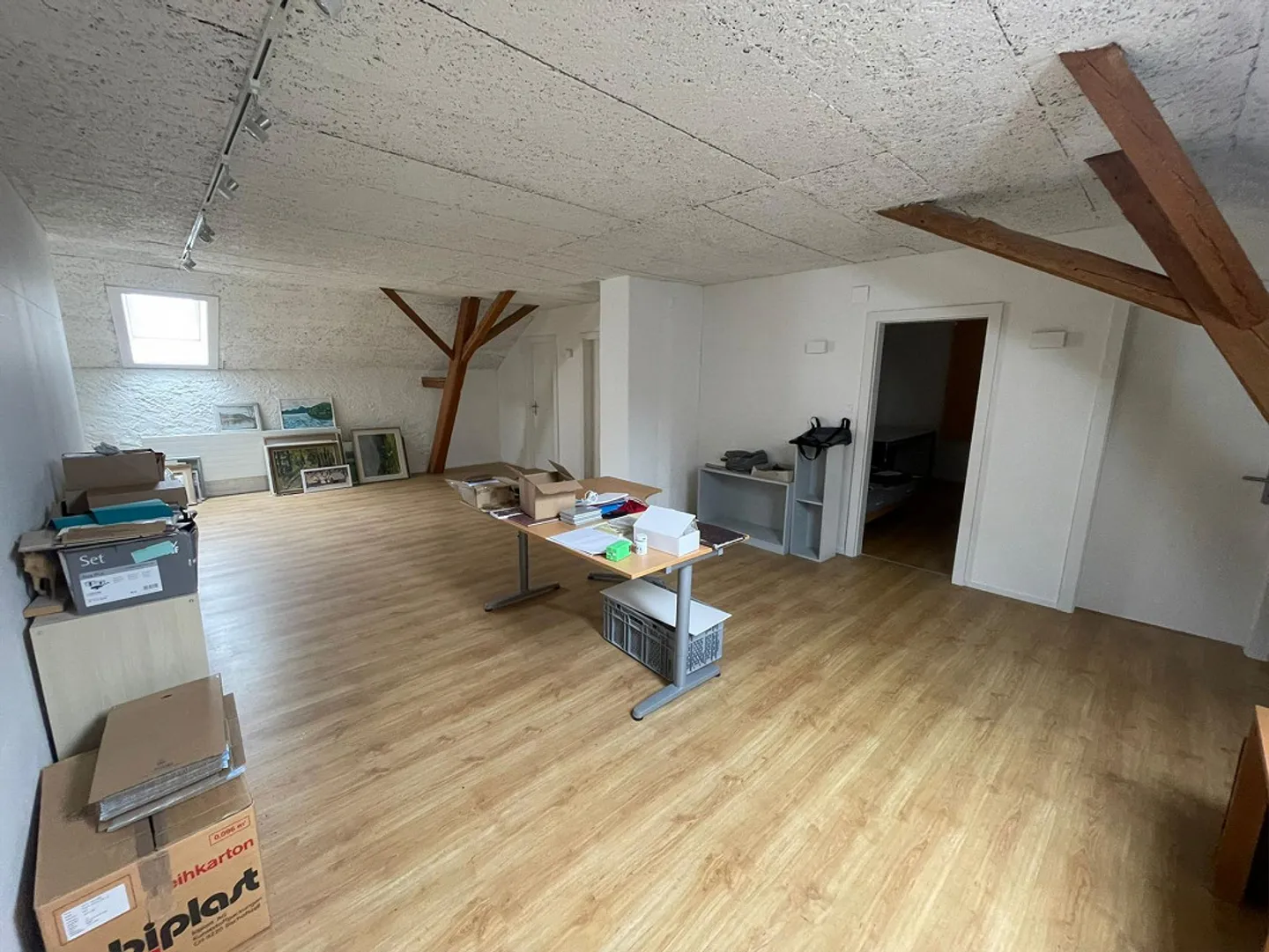 Beautiful 5.5 Maisonette Apartment for Rent in Suhr - Photo 4 of 12