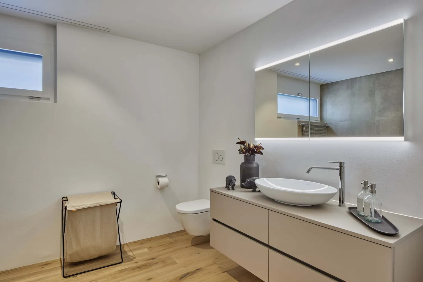 THE VIEW - AIRY TERRACE APARTMENT WITH MOUNTAIN PANORAMA - Photo 8 of 14