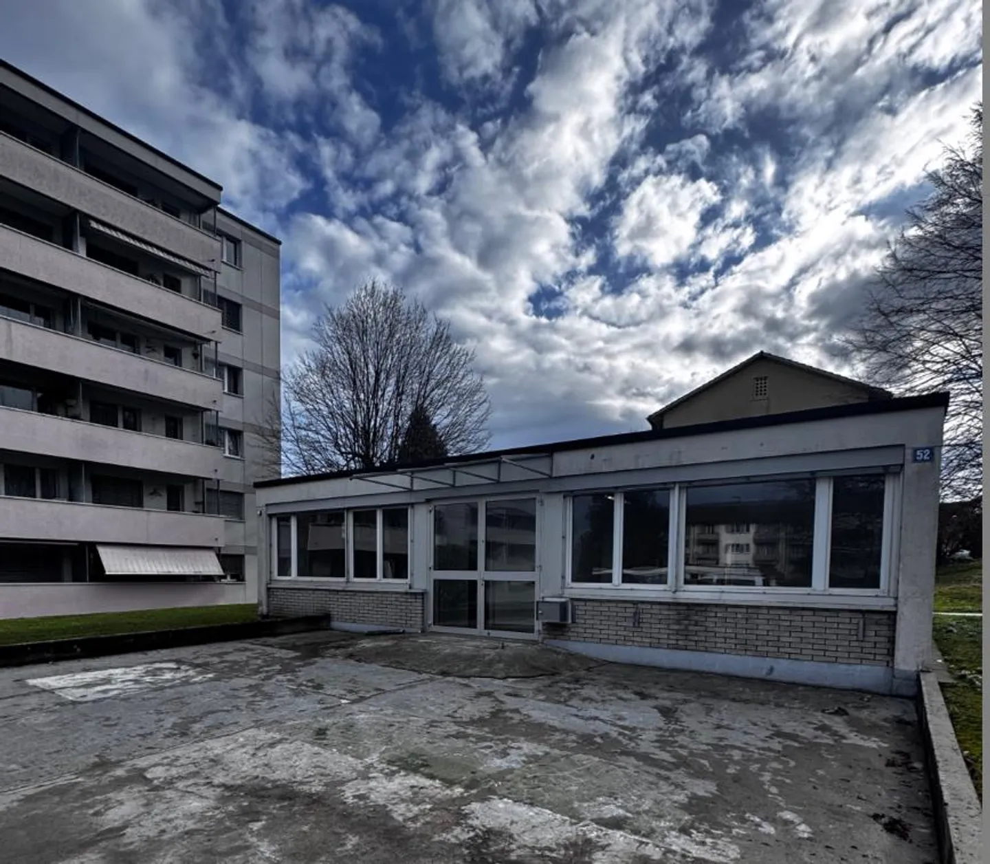 Spazio commerciale di circa 140 m2 al piano terra in affitto a 8047 Zurigo - Foto 1 di 10