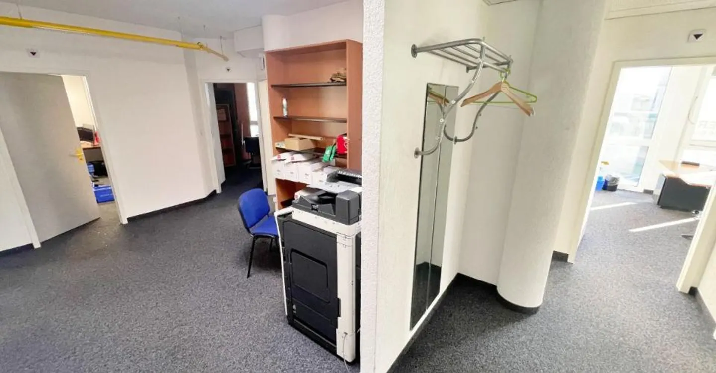Bureau Commercial Spacieux à Crissier - Photo 8 sur 11