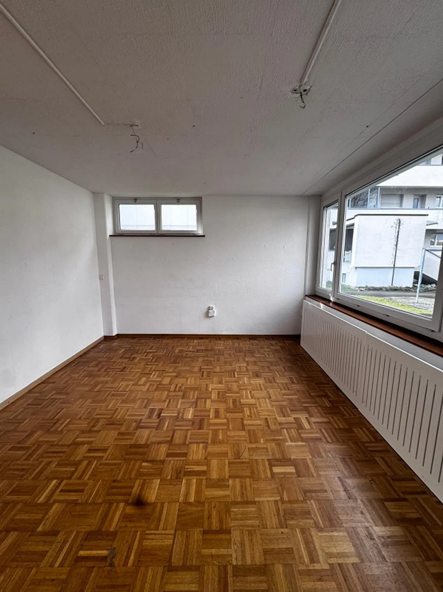 Spazio commerciale di circa 140 m2 al piano terra in affitto a 8047 Zurigo - Foto 6 di 10