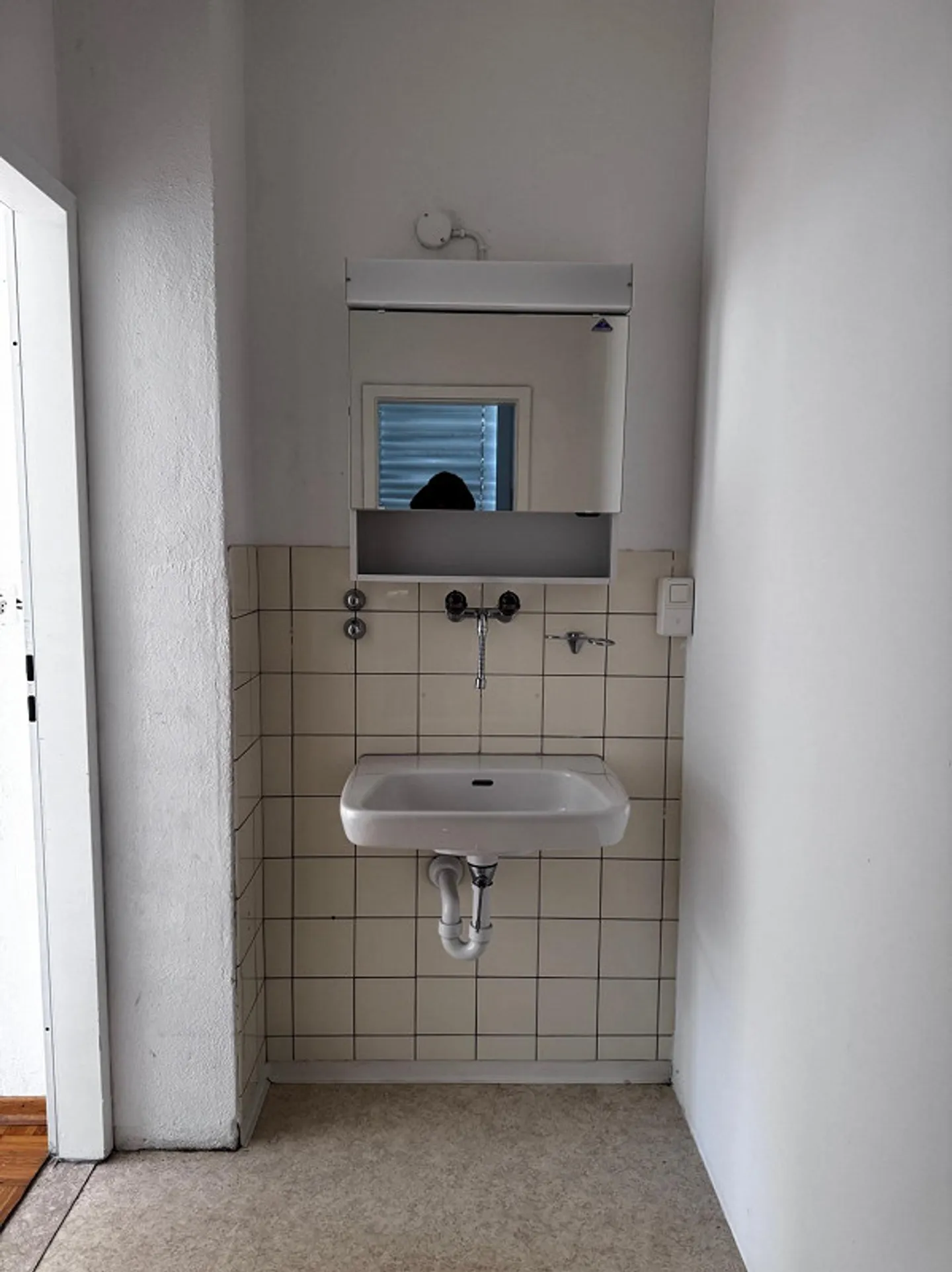 Spazio commerciale di circa 140 m2 al piano terra in affitto a 8047 Zurigo - Foto 9 di 10