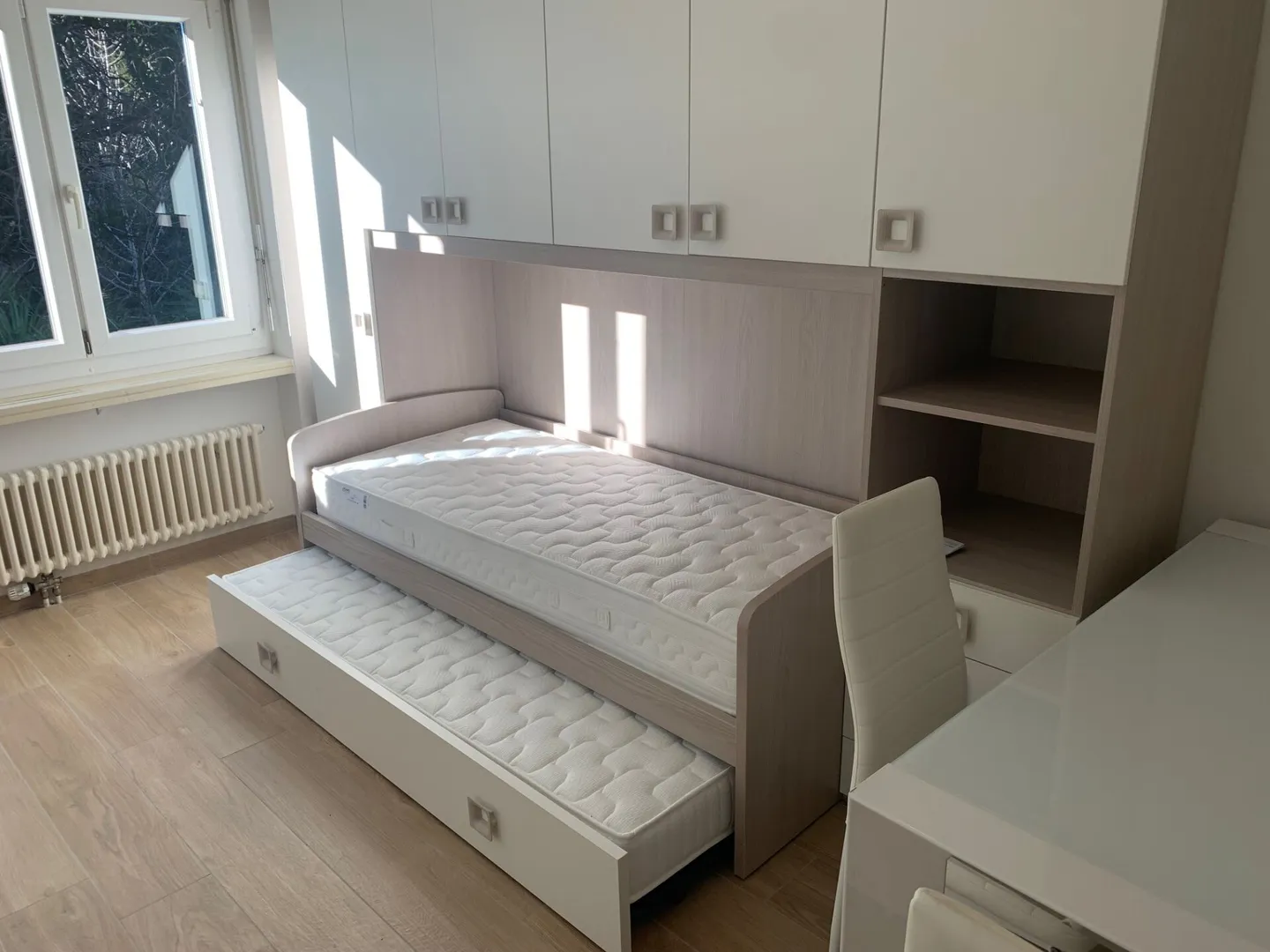 Luminoso appartamento monolocale arredato vicino all'EOC - Foto 5 di 8