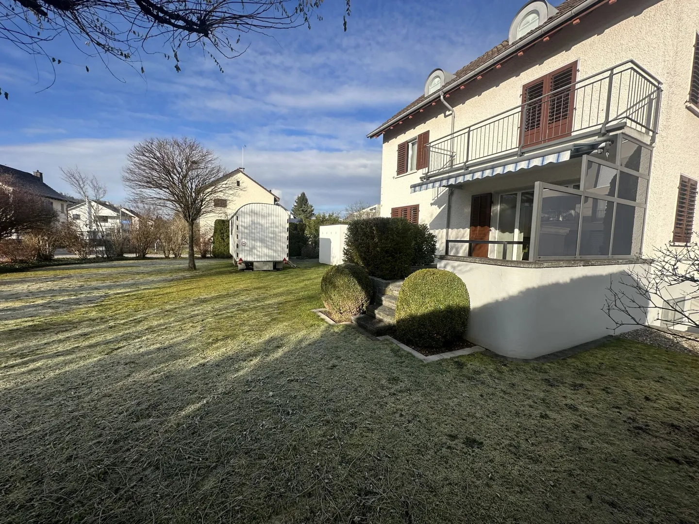 Maison individuelle de 5,5 pièces : La nature rencontre le centre - Photo 1 sur 11