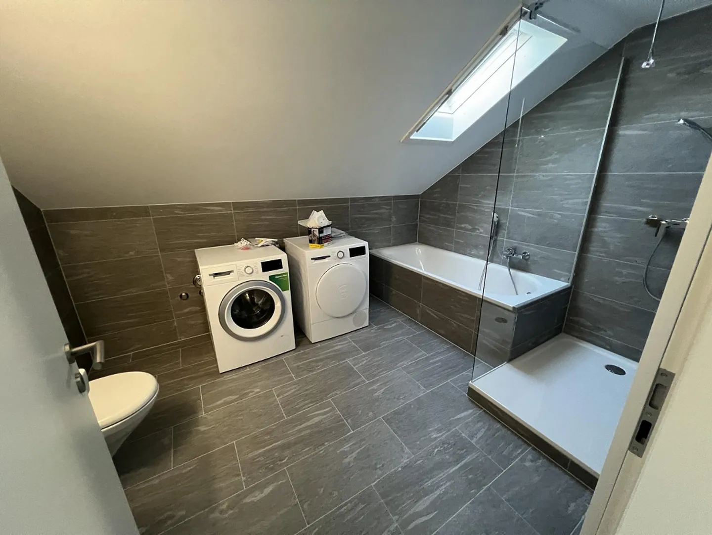 Prima locazione! - appartamento mansardato ristrutturato e bellissimo di 4,5 locali con grande loggia! - Foto 8 di 9