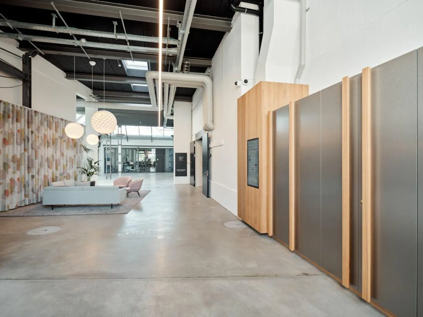 REPPISCH HALLEN - QUI C'È SPAZIO PER QUALCOSA DI DIVERSO E UNICO - Foto 2 di 11