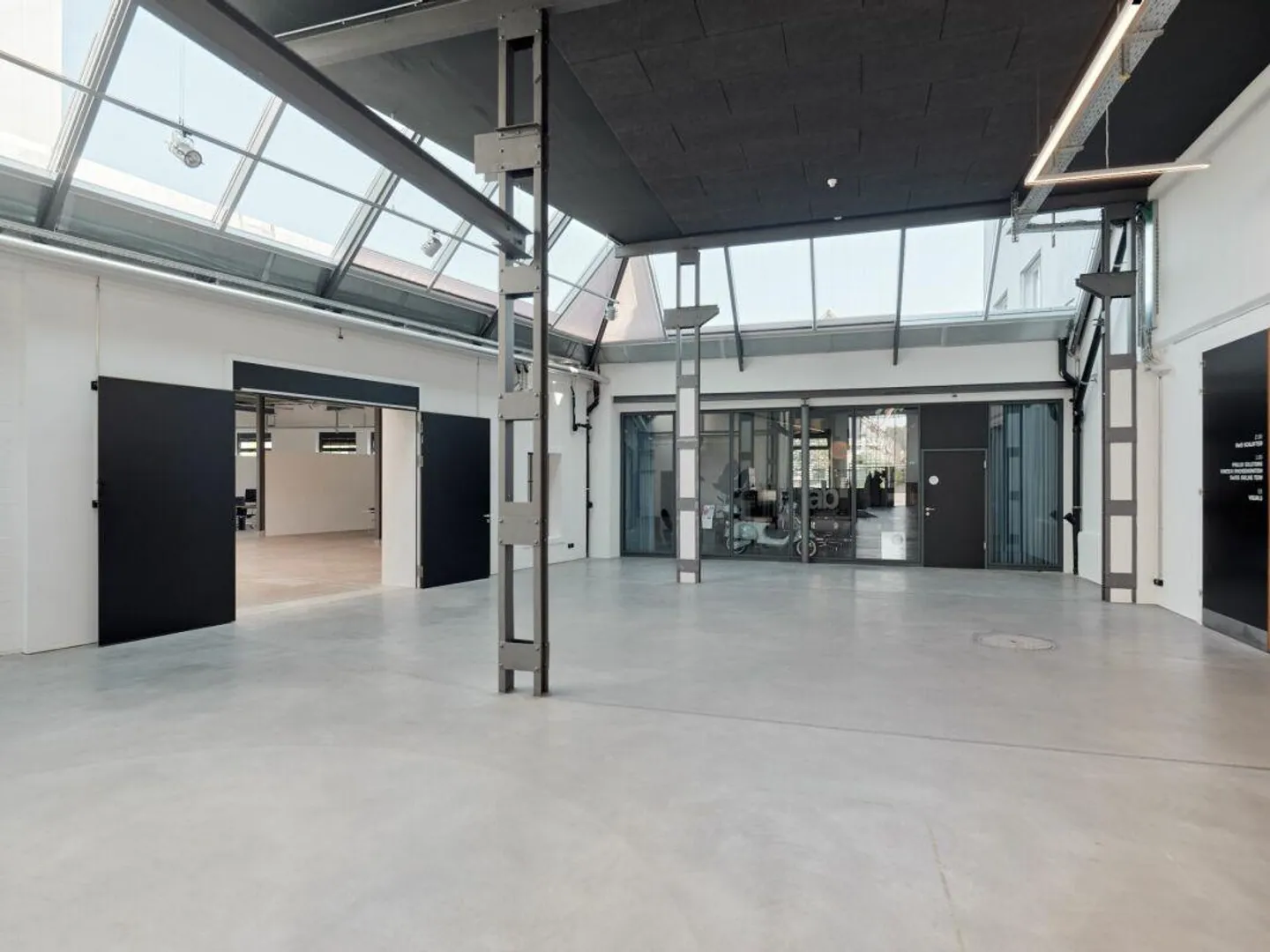 REPPISCH HALLEN - QUI C'È SPAZIO PER QUALCOSA DI DIVERSO E UNICO - Foto 4 di 11