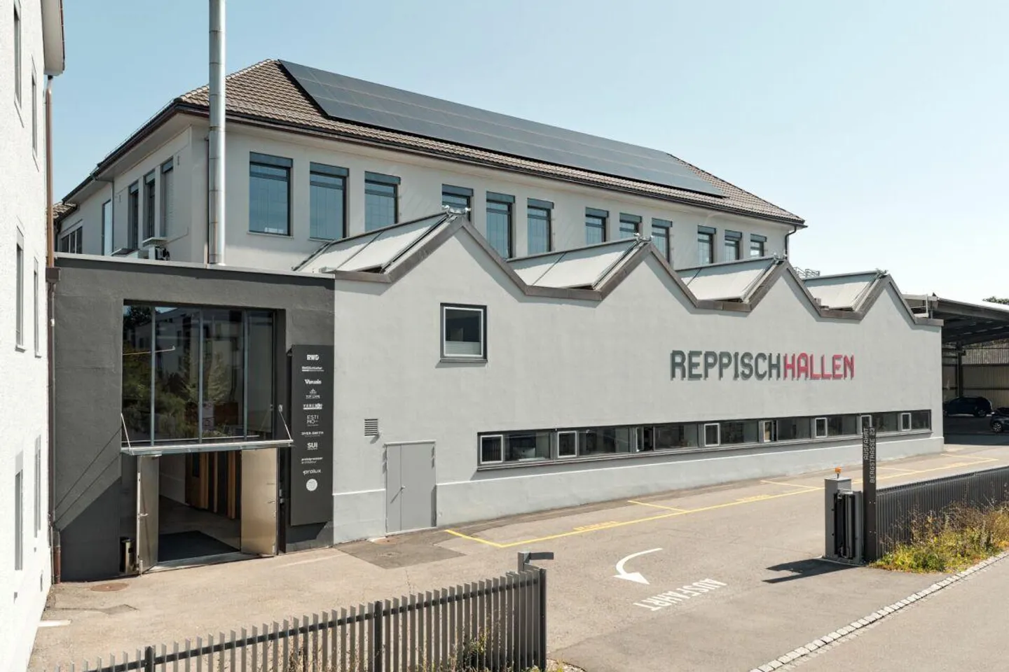 REPPISCH HALLEN - QUI C'È SPAZIO PER QUALCOSA DI DIVERSO E UNICO - Foto 10 di 11