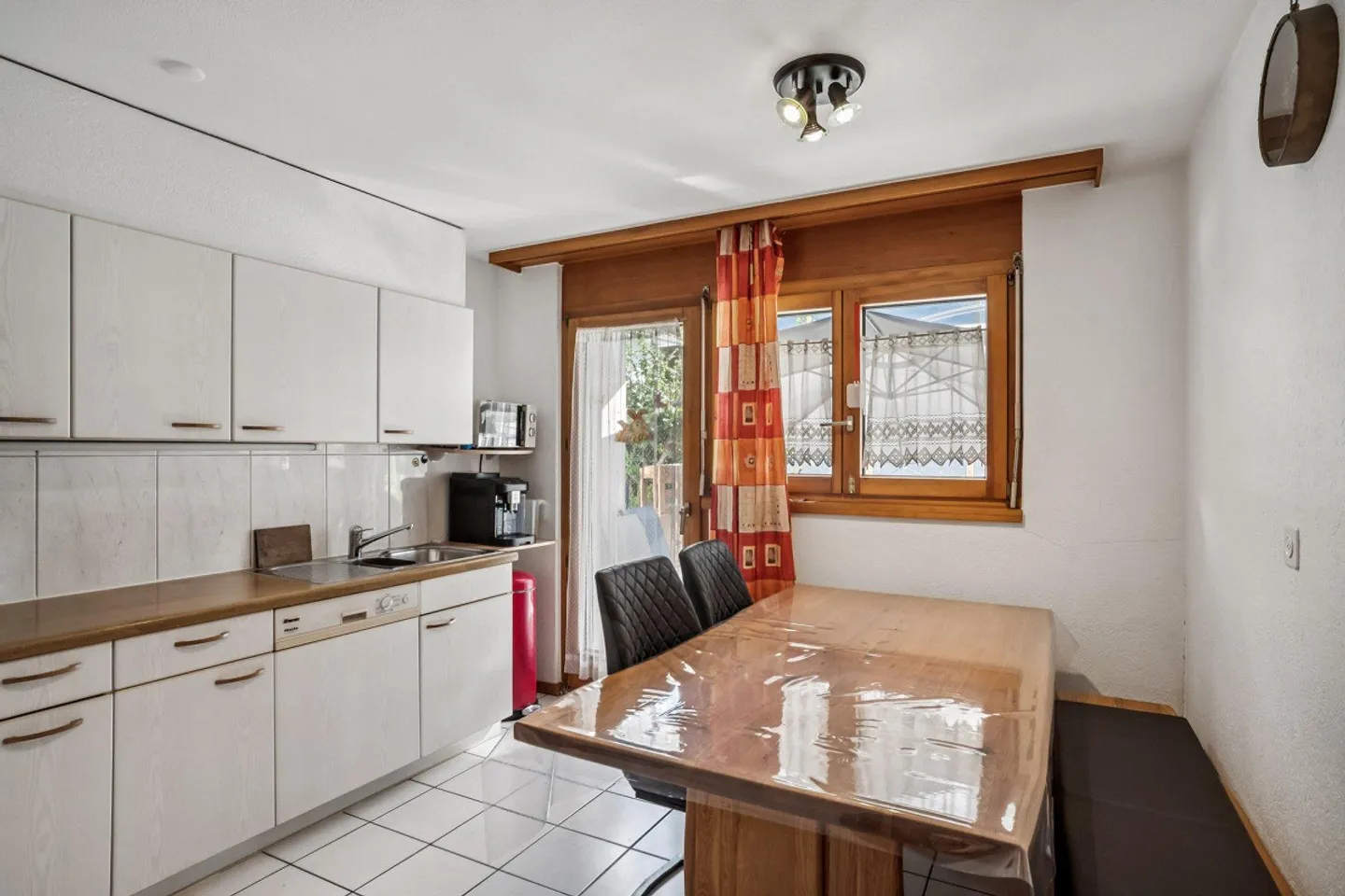 Gemütliche 4.5-Zimmer-Wohnung im  attraktiven Villenquartier von Raron - Foto 6 von 13