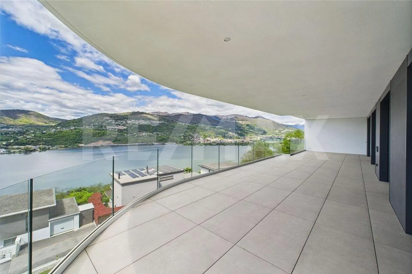 Exklusive T-Lake Residenz - Panoramablick auf den Luganersee - Foto 3 von 13
