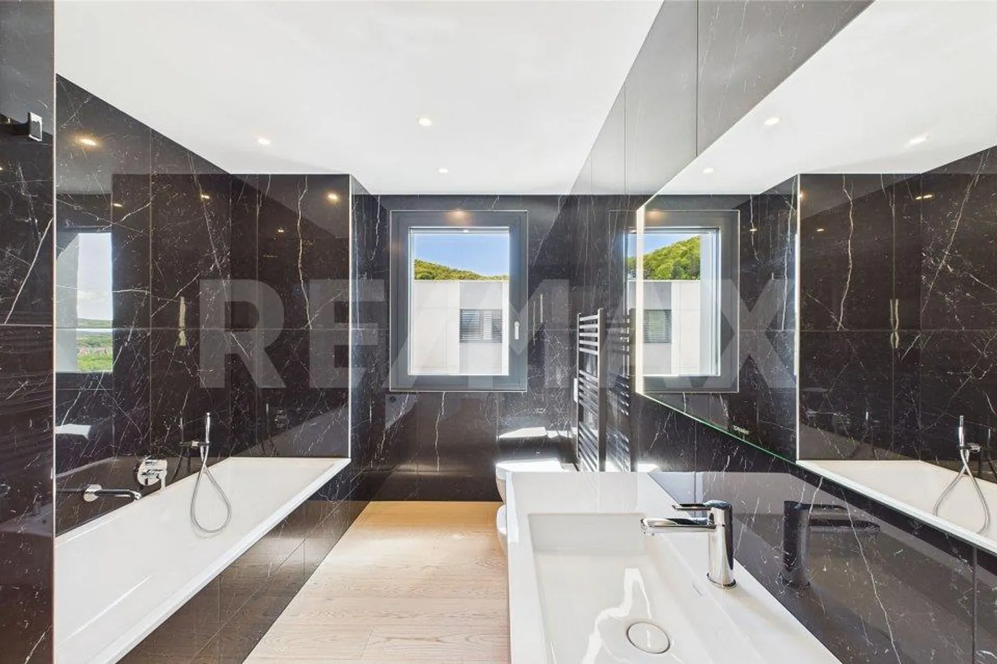 Exklusive T-Lake Residenz - Panoramablick auf den Luganersee - Foto 9 von 13