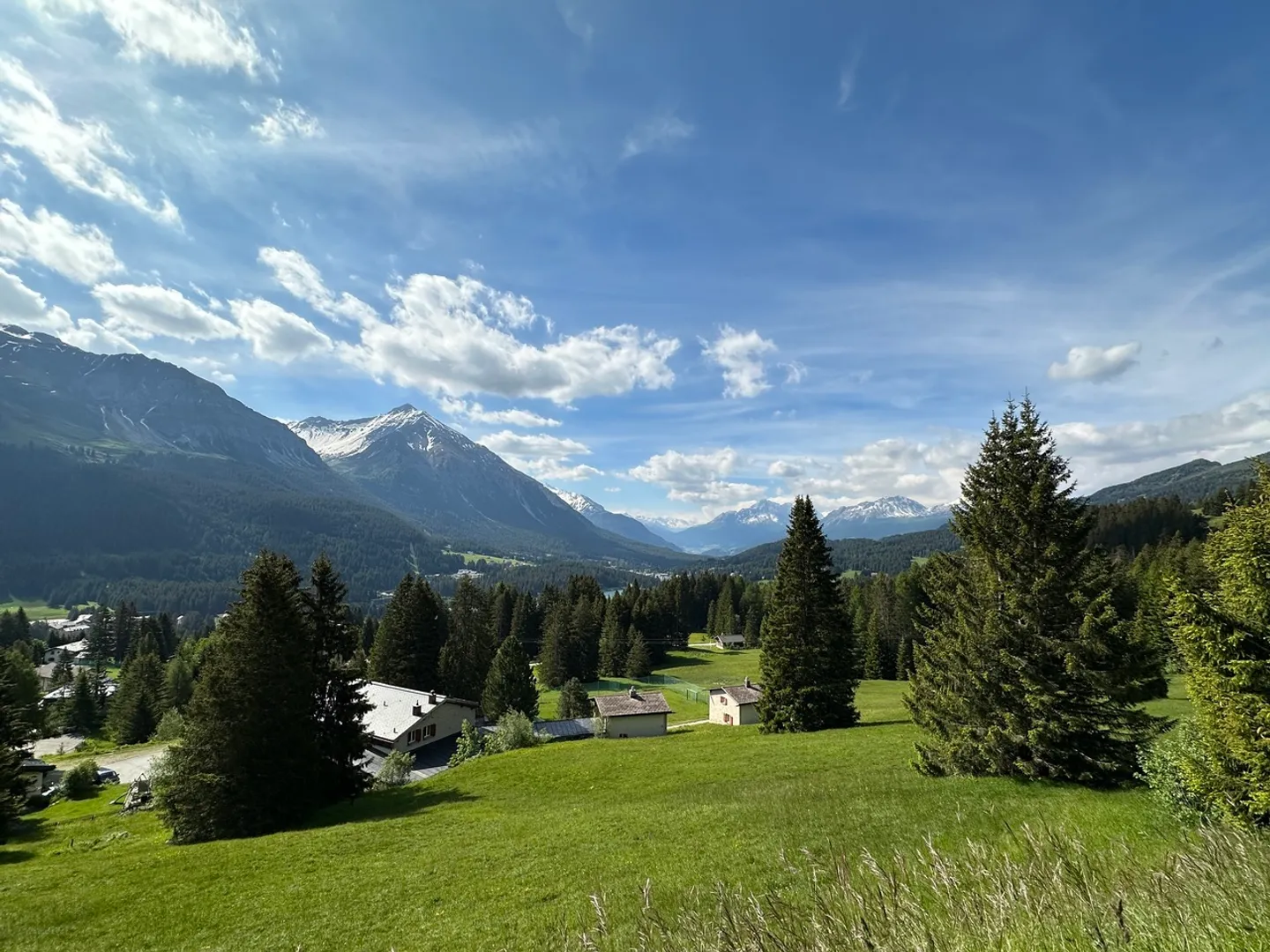 Oggetto per amatori a Valbella con un terreno straordinariamente grande - Foto 2 di 2