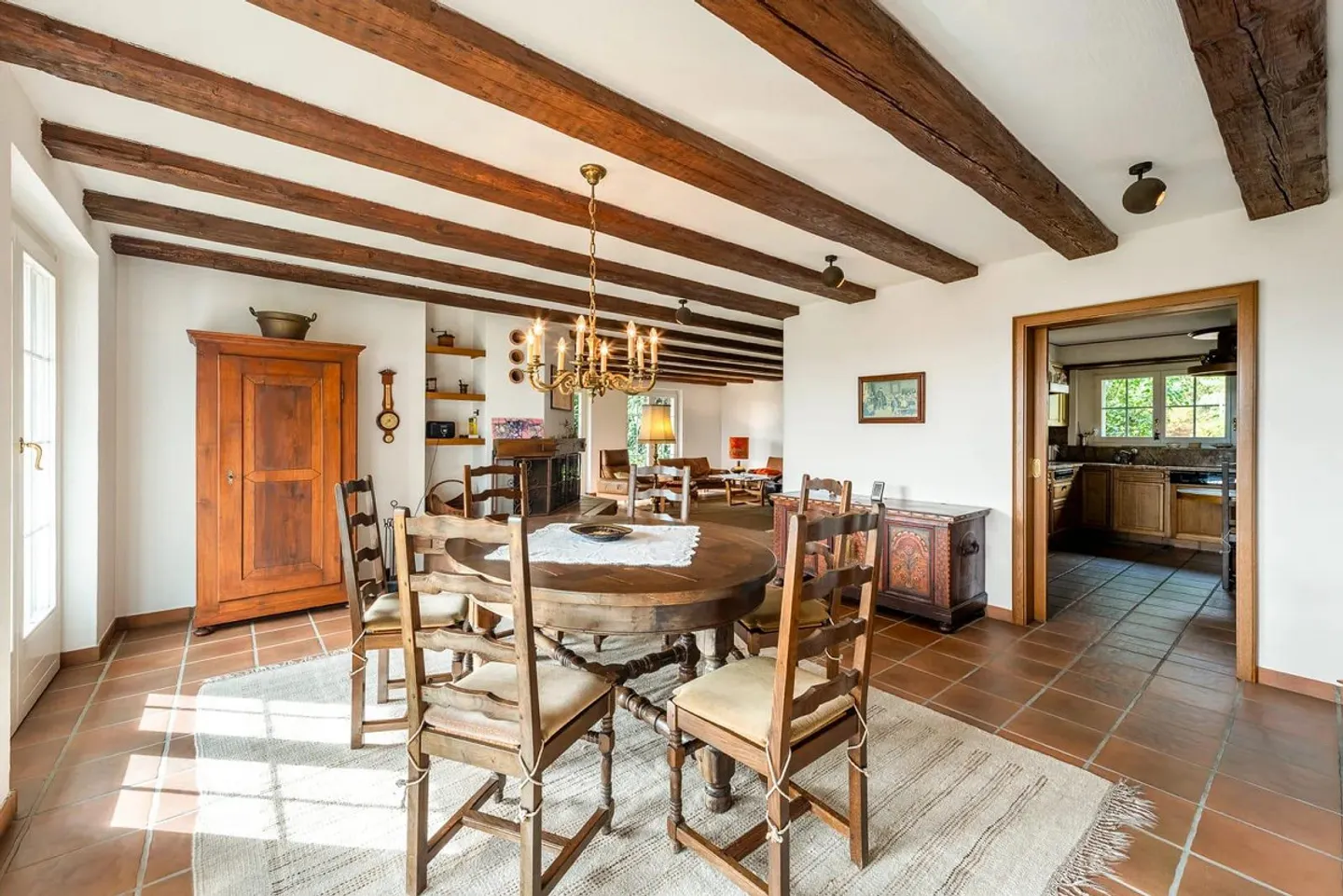 Majestic villa with breathtaking views and great potential - Photo 6 of 13