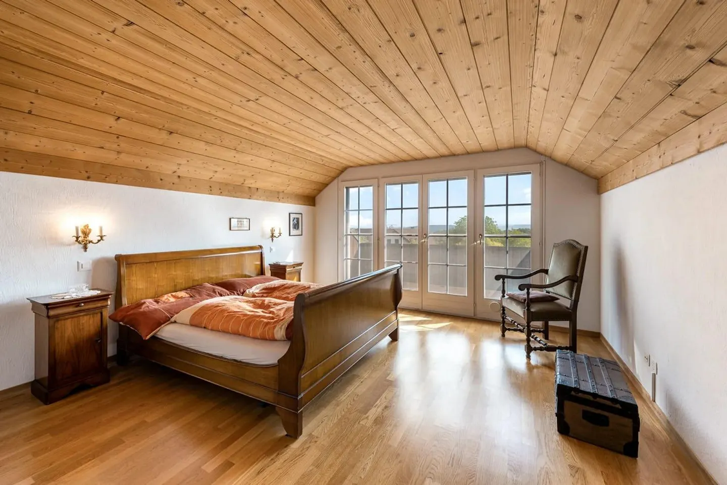 Majestic villa with breathtaking views and great potential - Photo 9 of 13