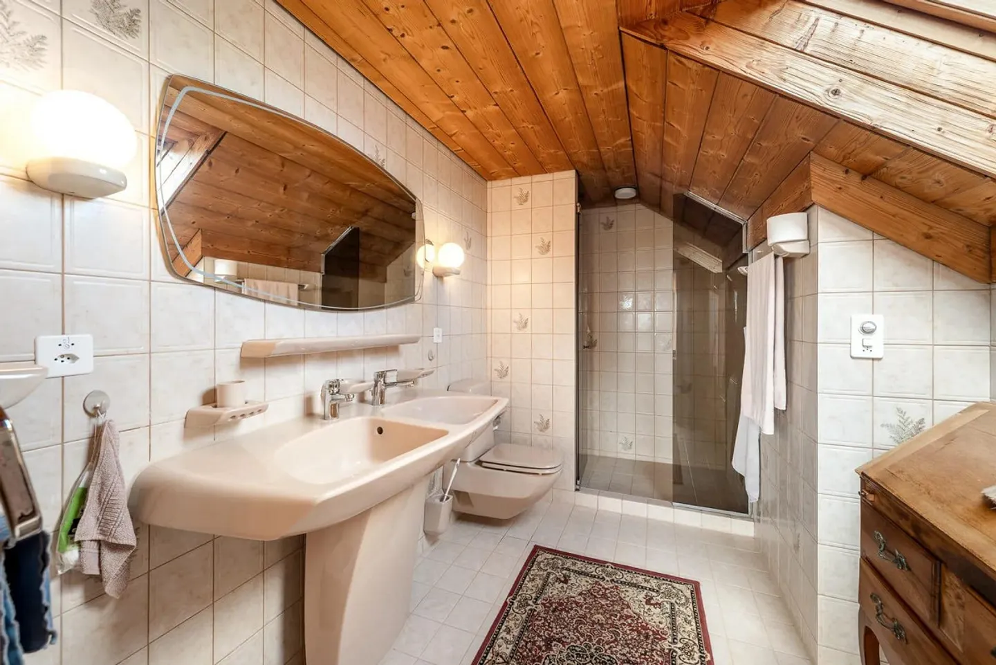 Majestic villa with breathtaking views and great potential - Photo 10 of 13