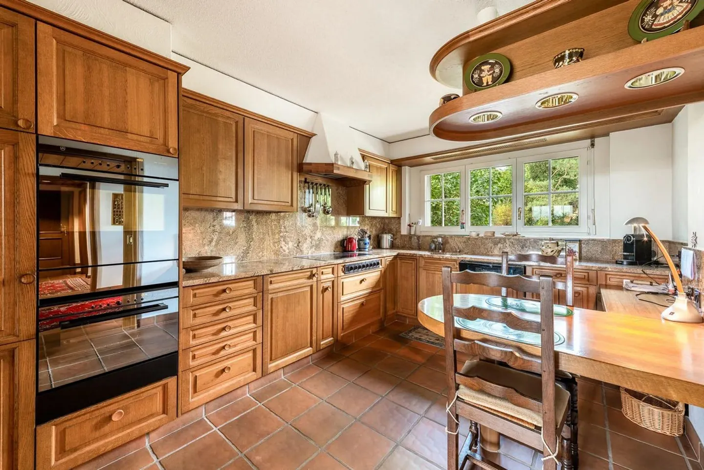 Majestic villa with breathtaking views and great potential - Photo 7 of 13